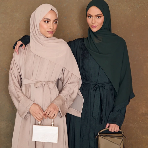 Soft Glam with Afraaz World’s Elegant Pink Bag – Spotted on Tabassum Chhoya