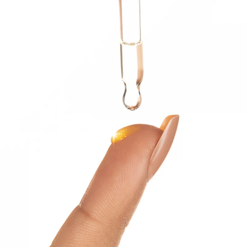 PAC Spotlight Oil Primer (9 ml)  An oil primer to achieve a dewy finish  Net Weight : 9 ml / 0.30 fl oz